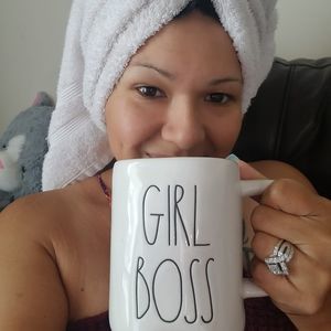 Meet your Posher, Sandy